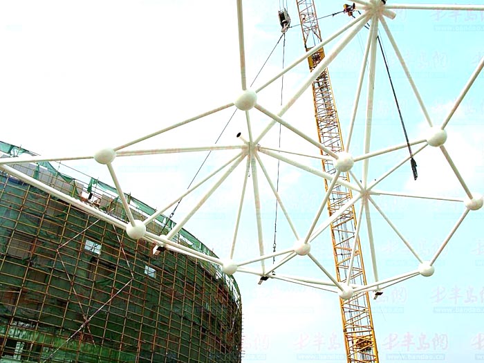 临沧体育馆网架安装